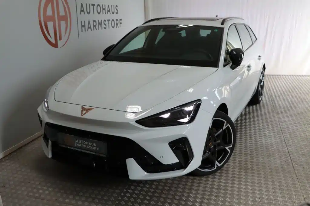 136 Cupra Leon Sportstourer 1.5 AHK Pano 19 Zoll Sennheiser