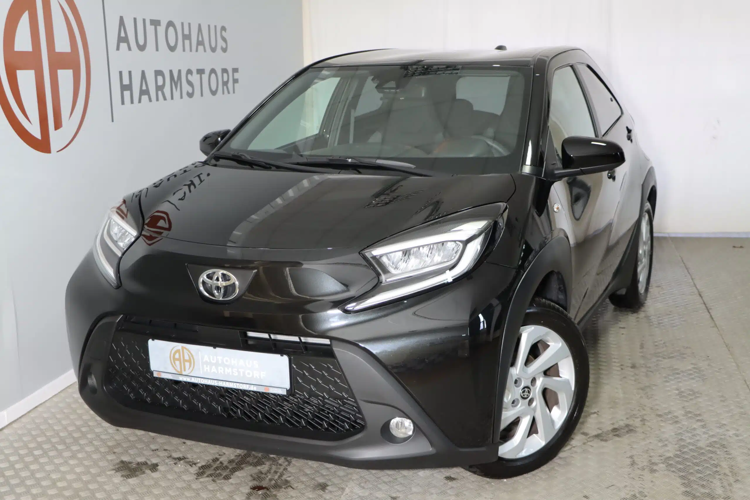 Toyota Aygo (X) 1.0 Business Edition LED Kamera SH - Black Perleffekt