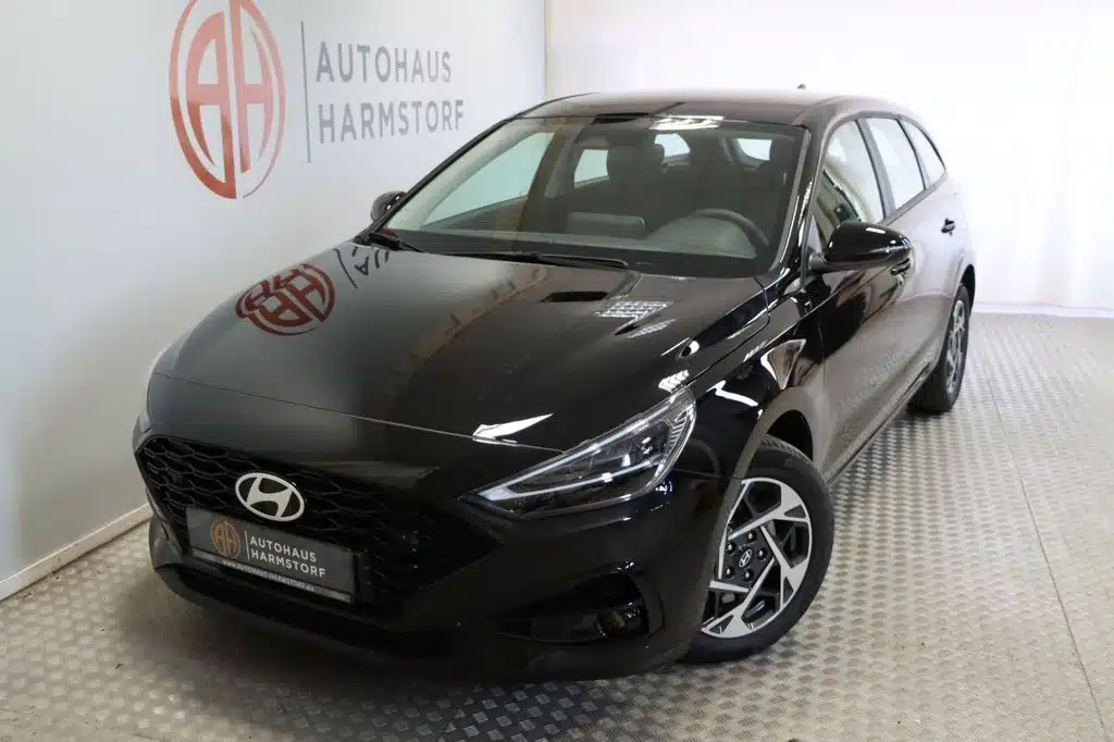 180 Hyundai i30 cw Comfort AT LED Navigation SH Alufelgen Kamera