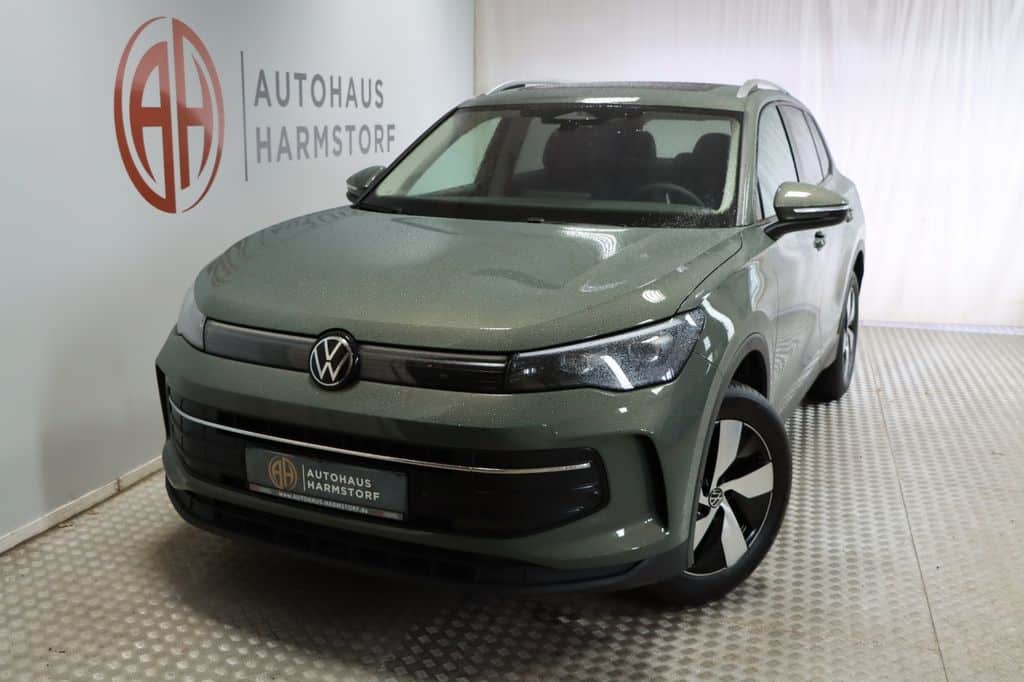 42 Volkswagen Tiguan 1.5 eTSI Anhängerkupplung Standheizung Panoramadach