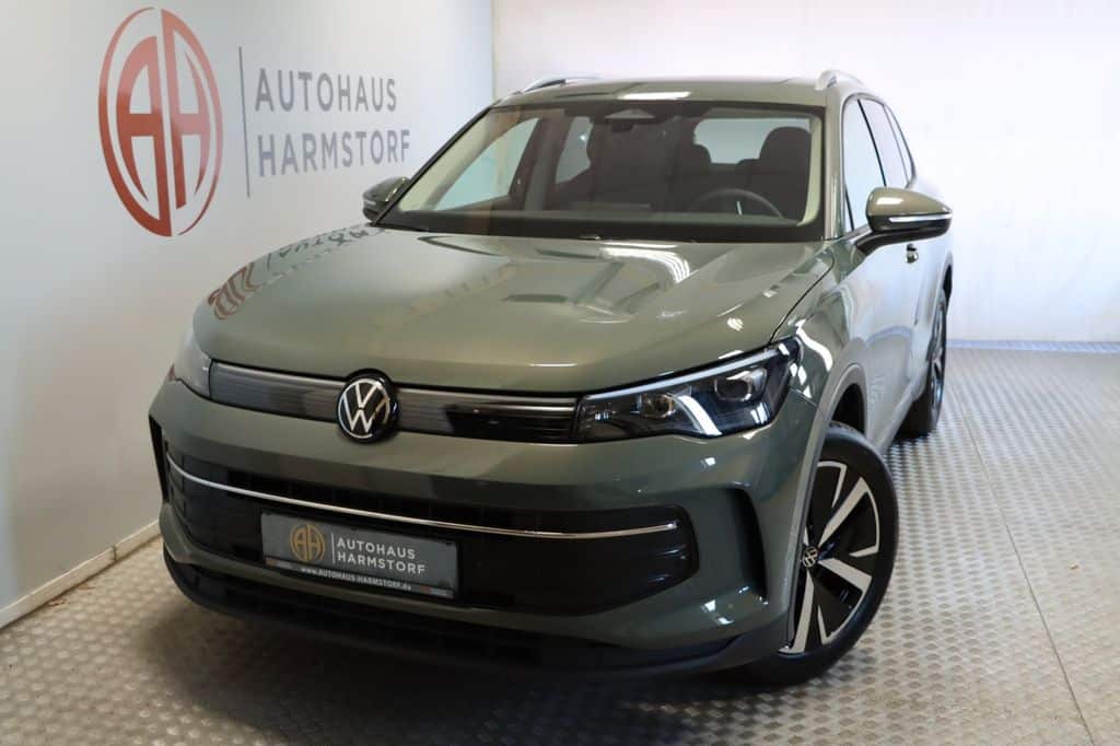 72 Volkswagen Tiguan 1.5 eTSI Anhängerkupplung Panoramadach Standheizung 19 Zoll