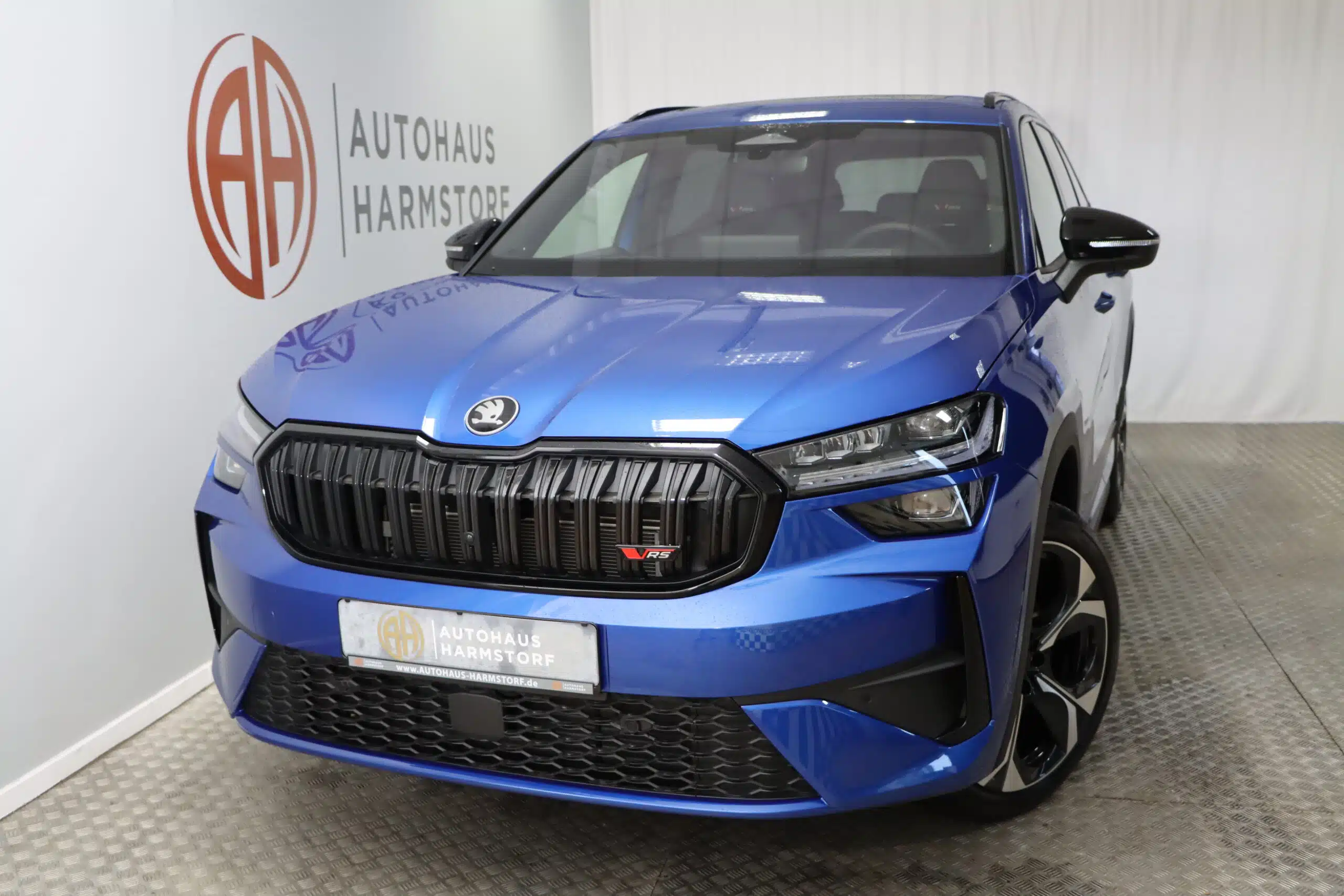 219 Skoda Kodiaq 2.0 TSI 8 219 Skoda Kodiaq 2.0 TSI 195 kW 4x4 RS Pano AHK StHz - Race Blau Metallic