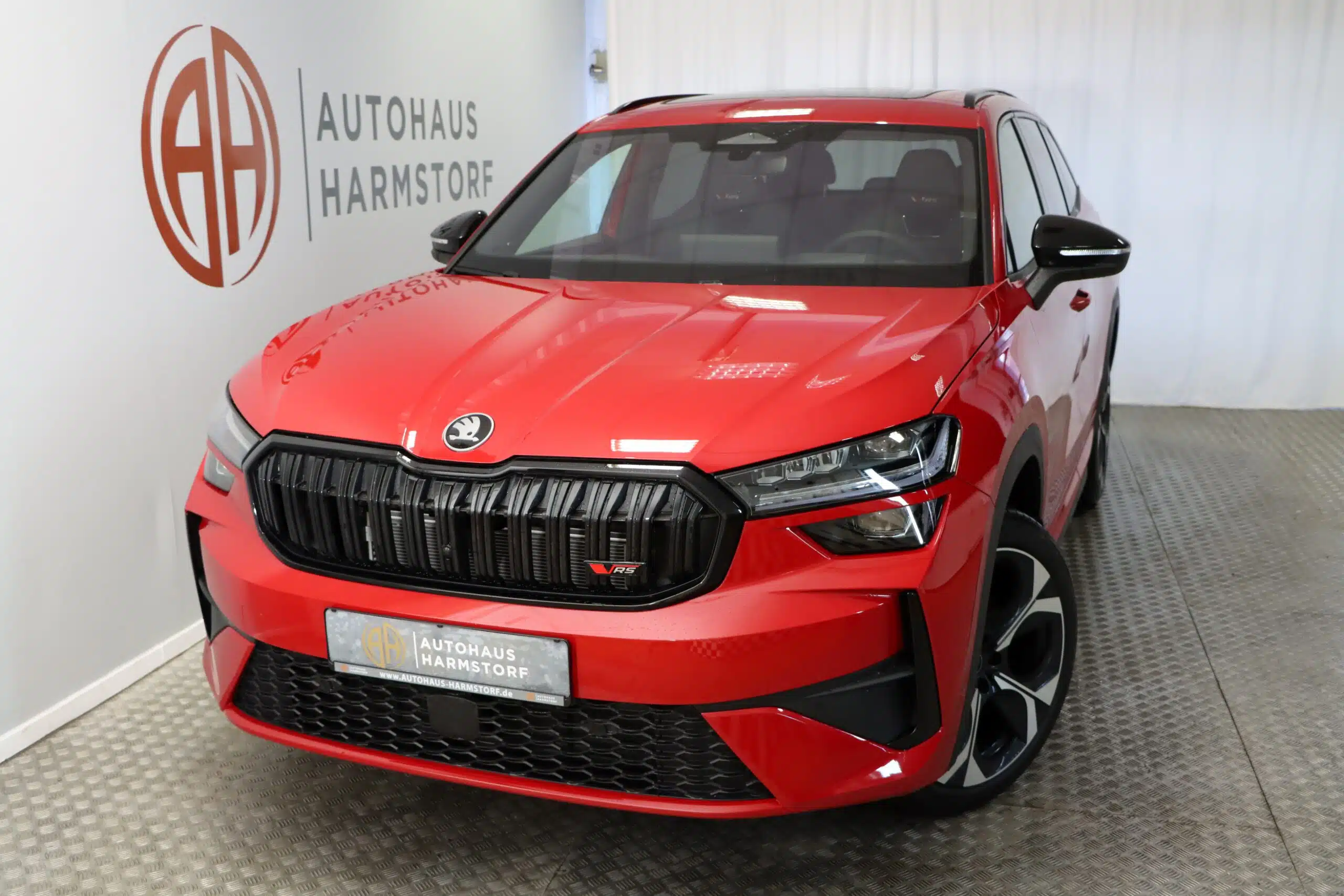 98 Skoda Kodiaq 2.0 TSI 7 98 Skoda Kodiaq 2.0 TSI 195 kW 4x4 RS Pano AHK StHz - Velvet-Rot Metallic