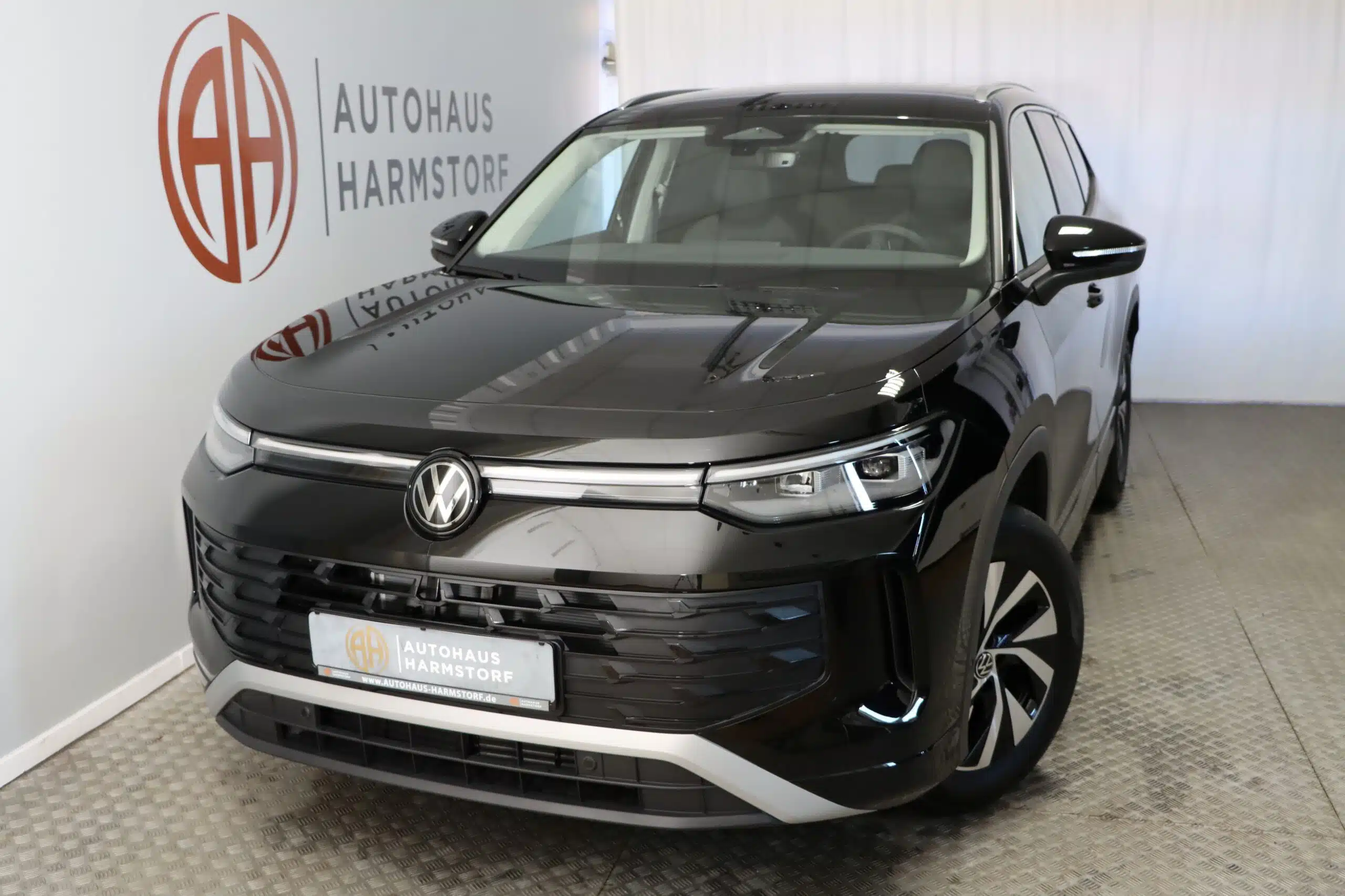 Volkswagen Tayron 1.5 eTSI 110 kW Life LED Kamera AHK - Grenadillschwarz Metallic