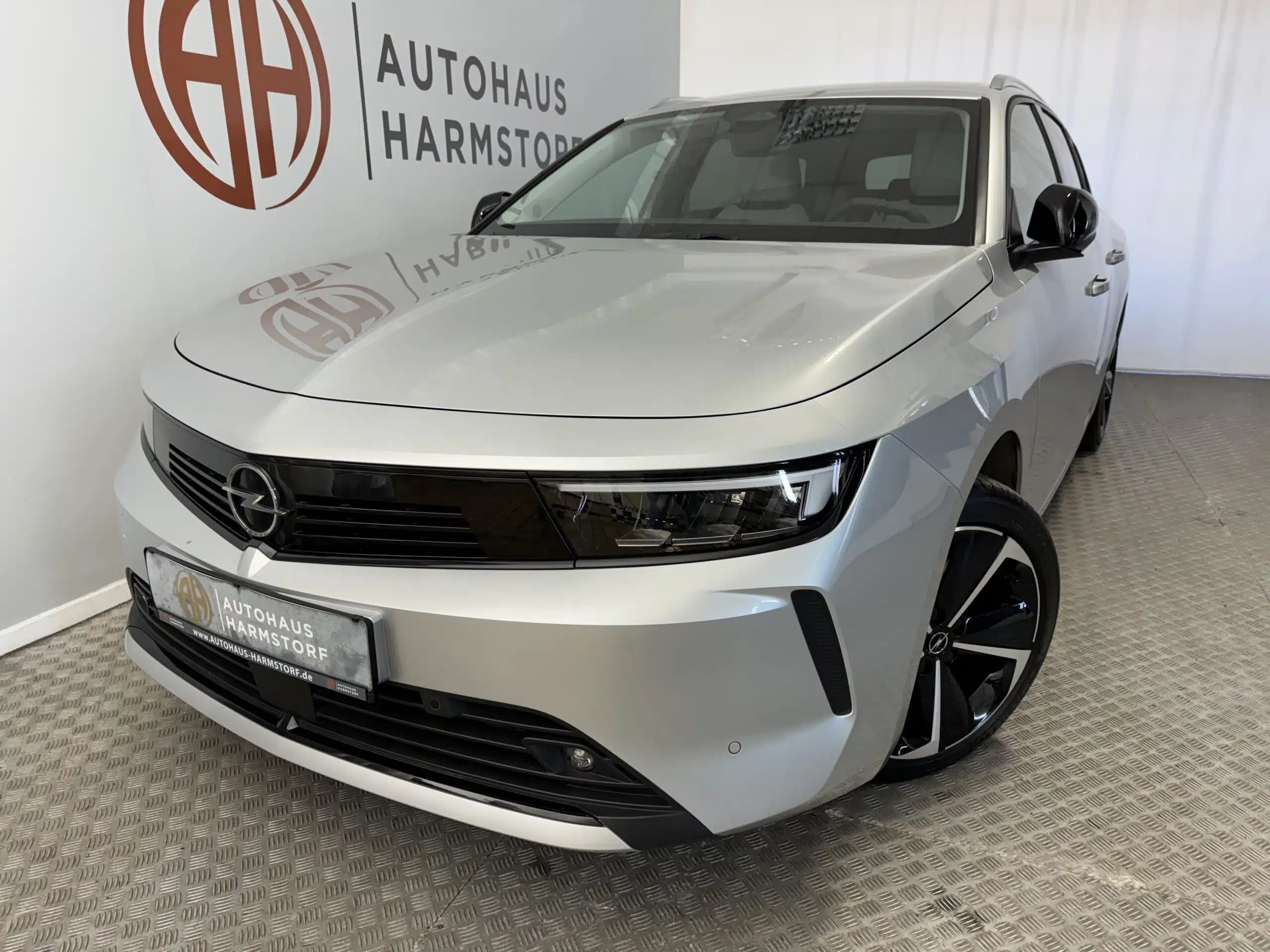 Nr. 213 Opel Astra L Sports Tourer Elegance 19 Nr. 213 Opel Astra L Sports Tourer Elegance LED Navi Kamera - Kristall Silber