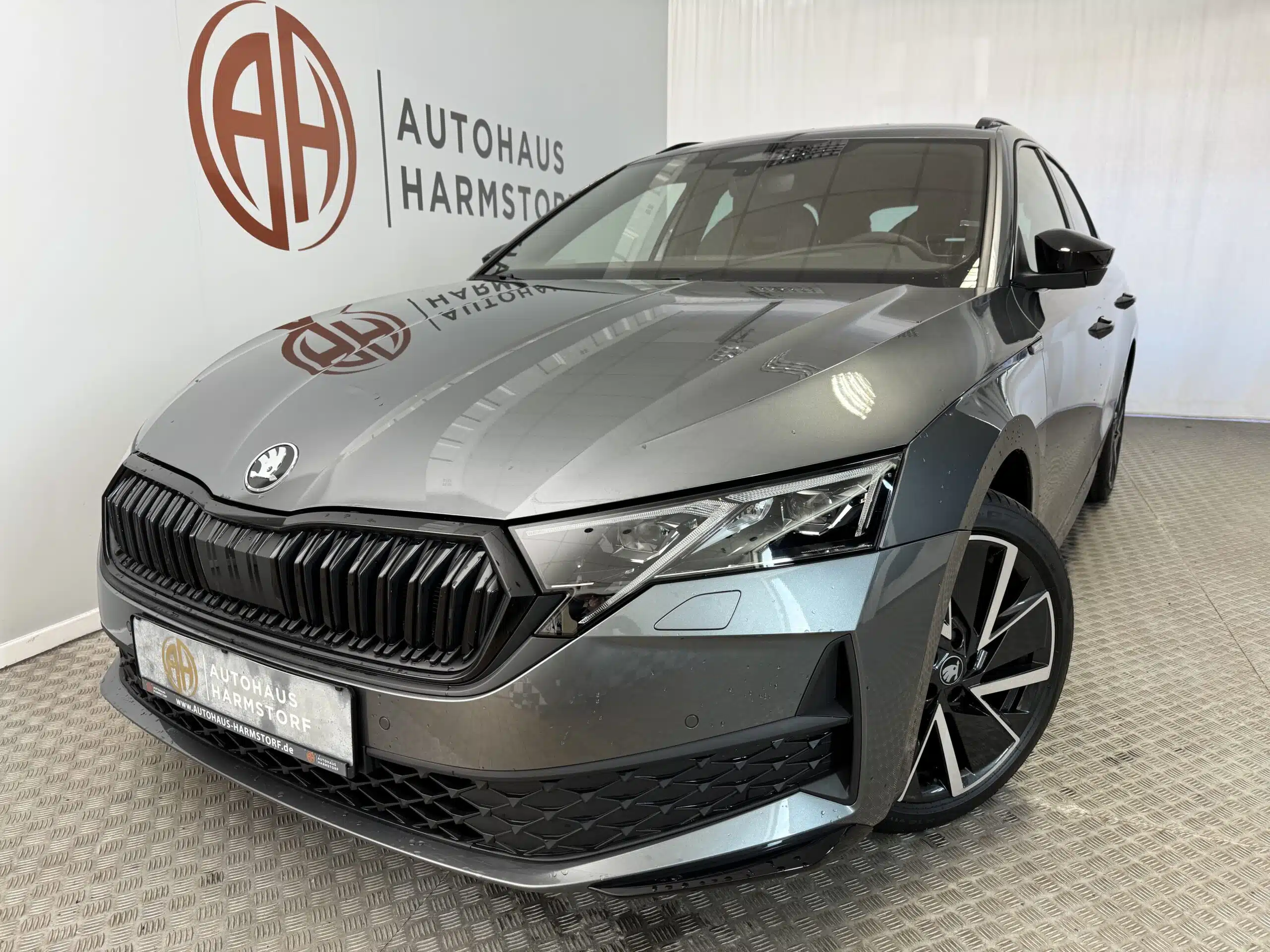 Nr. 280 Skoda Octavia Combi 1.5 TSI 21 Nr. 280 Skoda Octavia Combi 1.5 TSI Sportline Matrix AHK -Graphite-Grau