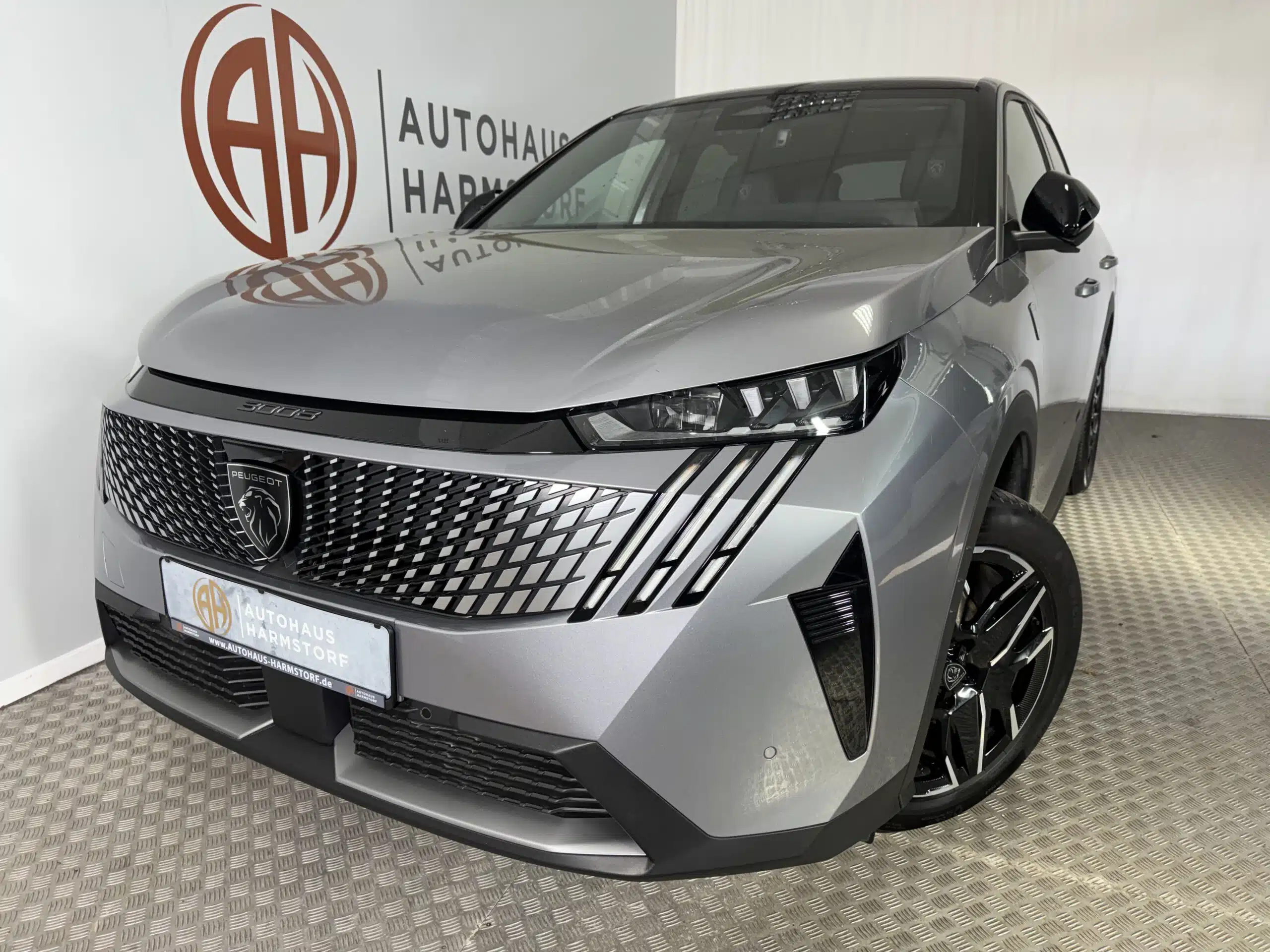 Nr. 111 Peugeot 3008 1.2 145 GT LED 180 Grad Navi elektr. Kofferraum - Grau Artense