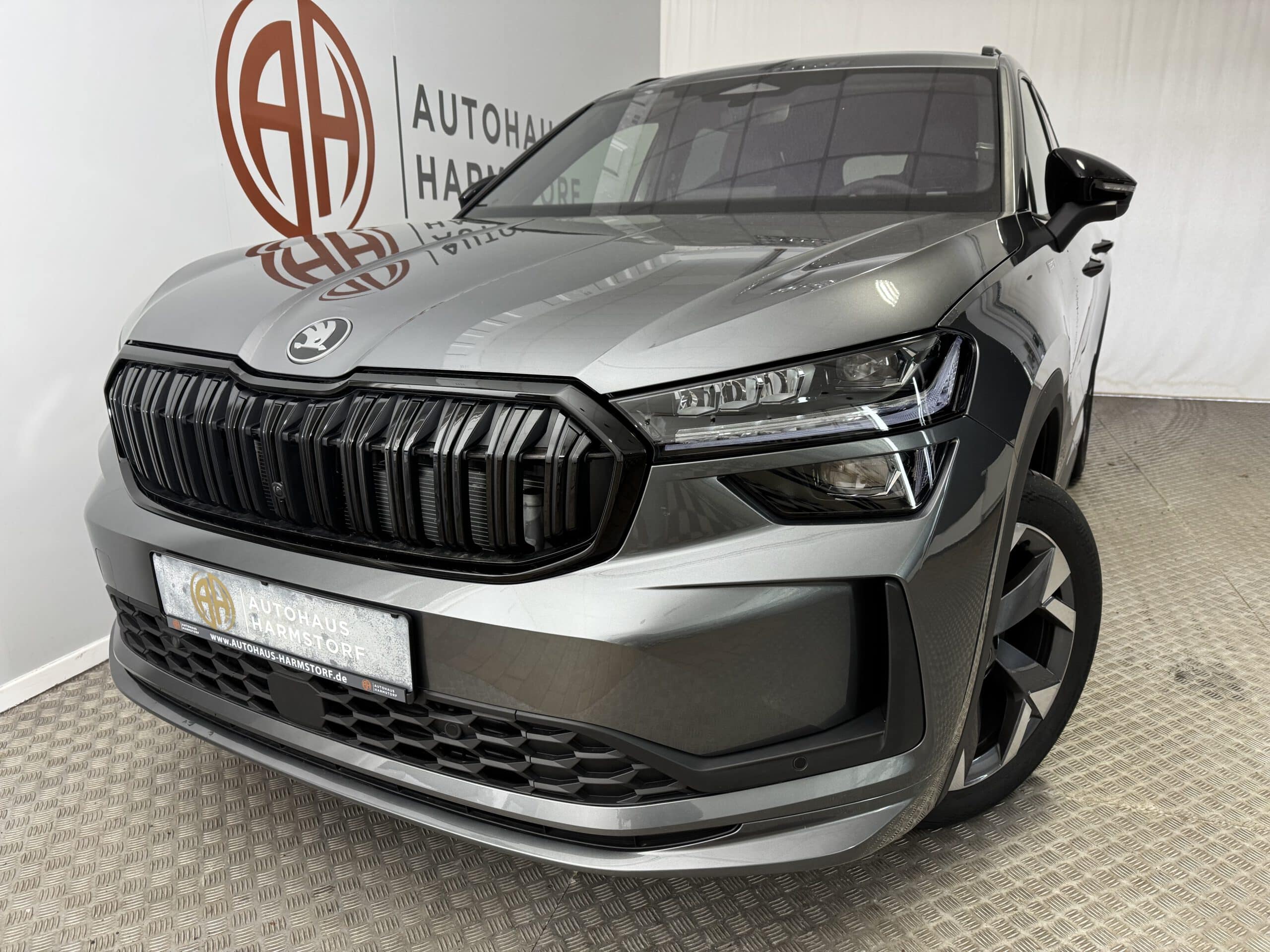 Nr. 158 Skoda Kodiaq 2.0 TDI 142 kW 4x4 Sportline 7-Sitze Matrix AHK - Graphite-Grau Metallic