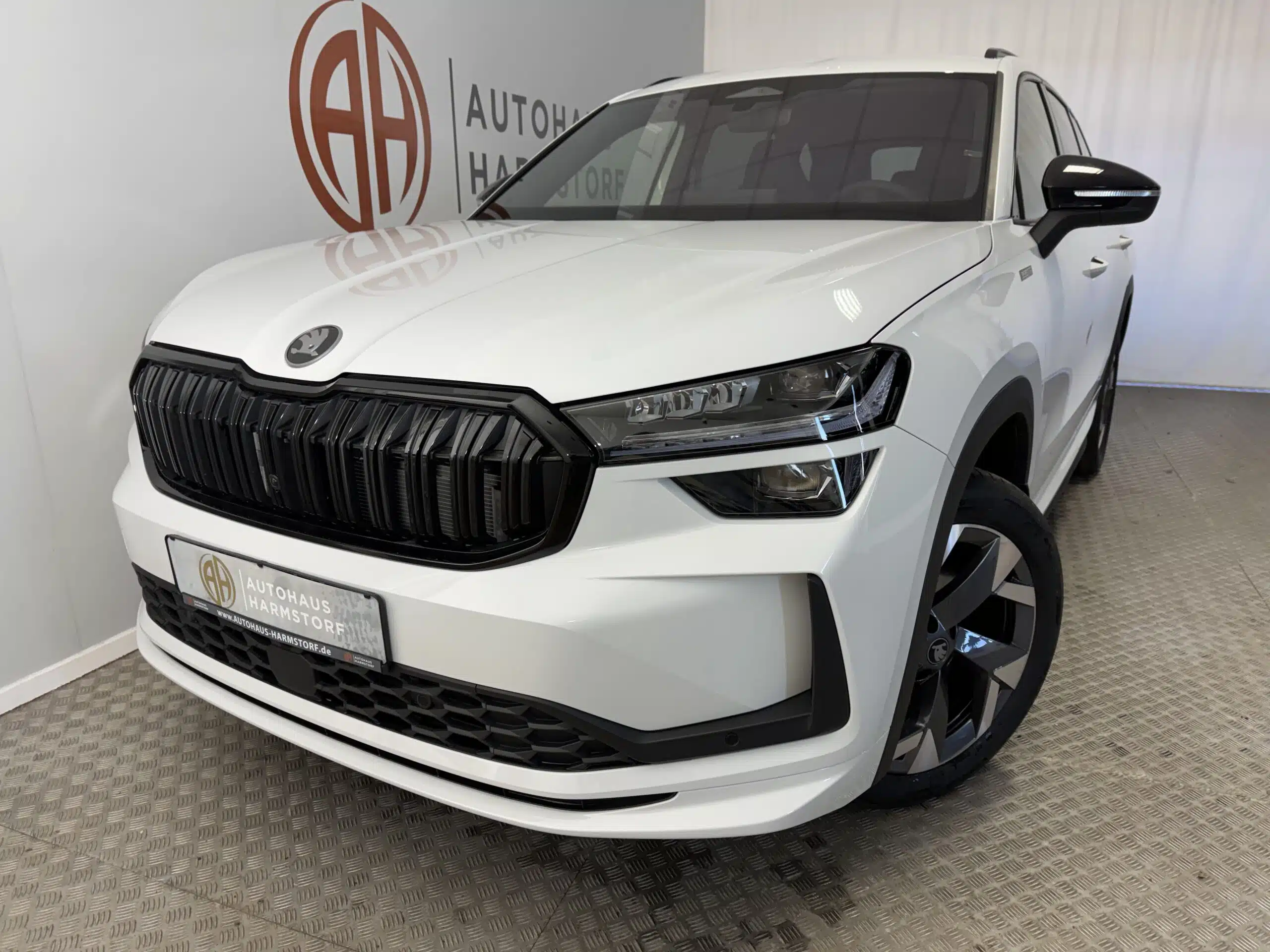 Nr. 21 Skoda Kodiaq 2.0 TDI 11 Nr. 21 Skoda Kodiaq 2.0 TDI 142 kW 4x4 Sportline 7-Sitze AHK - Moonweiss Metallic