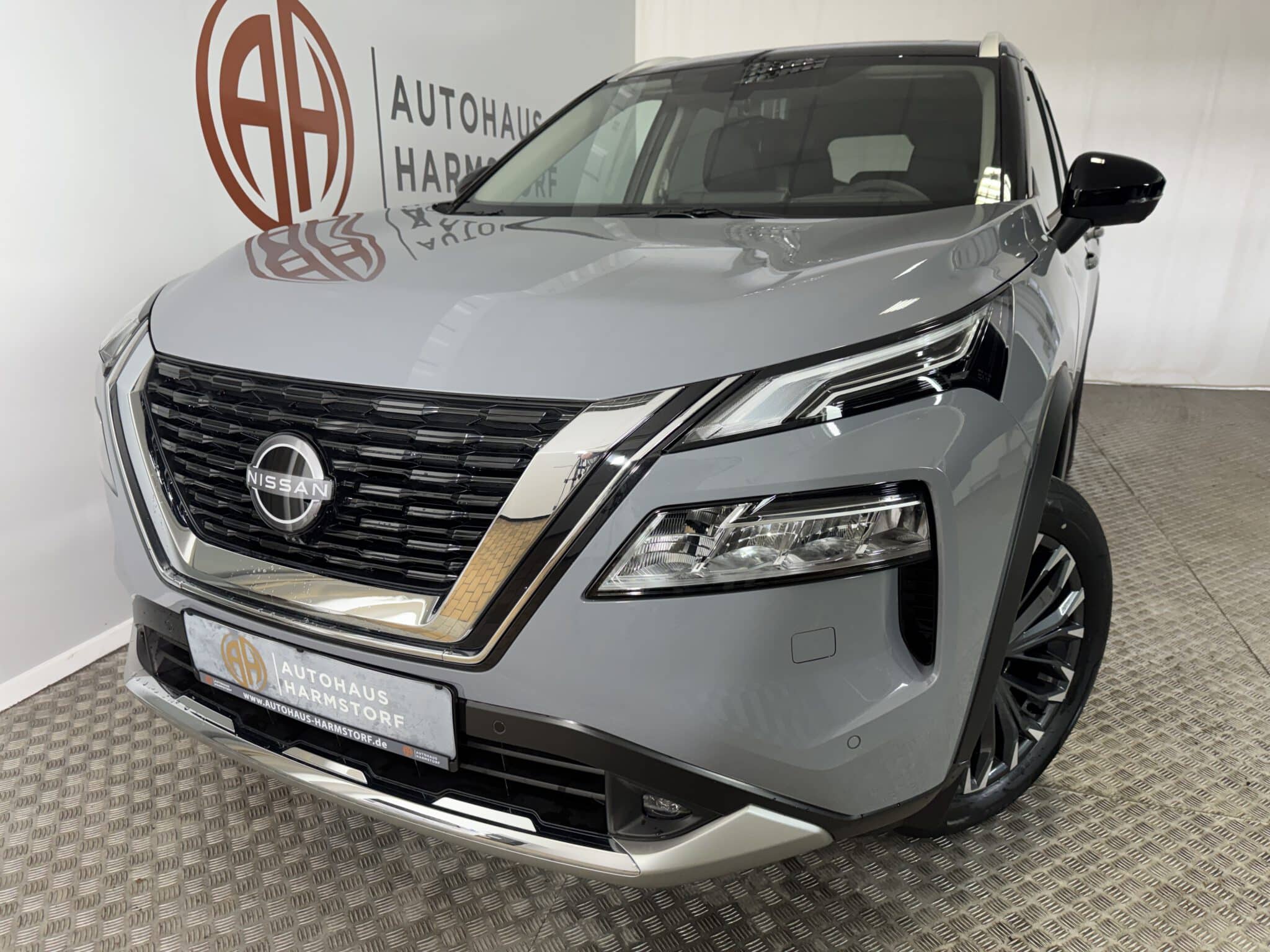 Nr. 164 Nissan X-Trail Tekna 1.5 Leder Pano 360 Grad Kamera HeadUp - Ceramic Grey Black