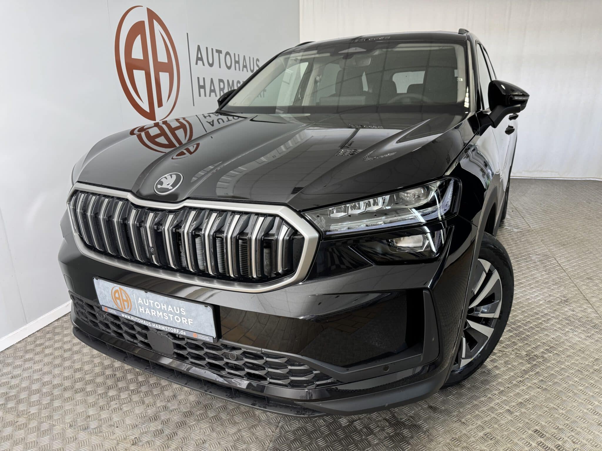 Nr. 28 Skoda Kodiaq 1.5 TSI Selection AHK Panodach Matrix - Black Magic Metallic