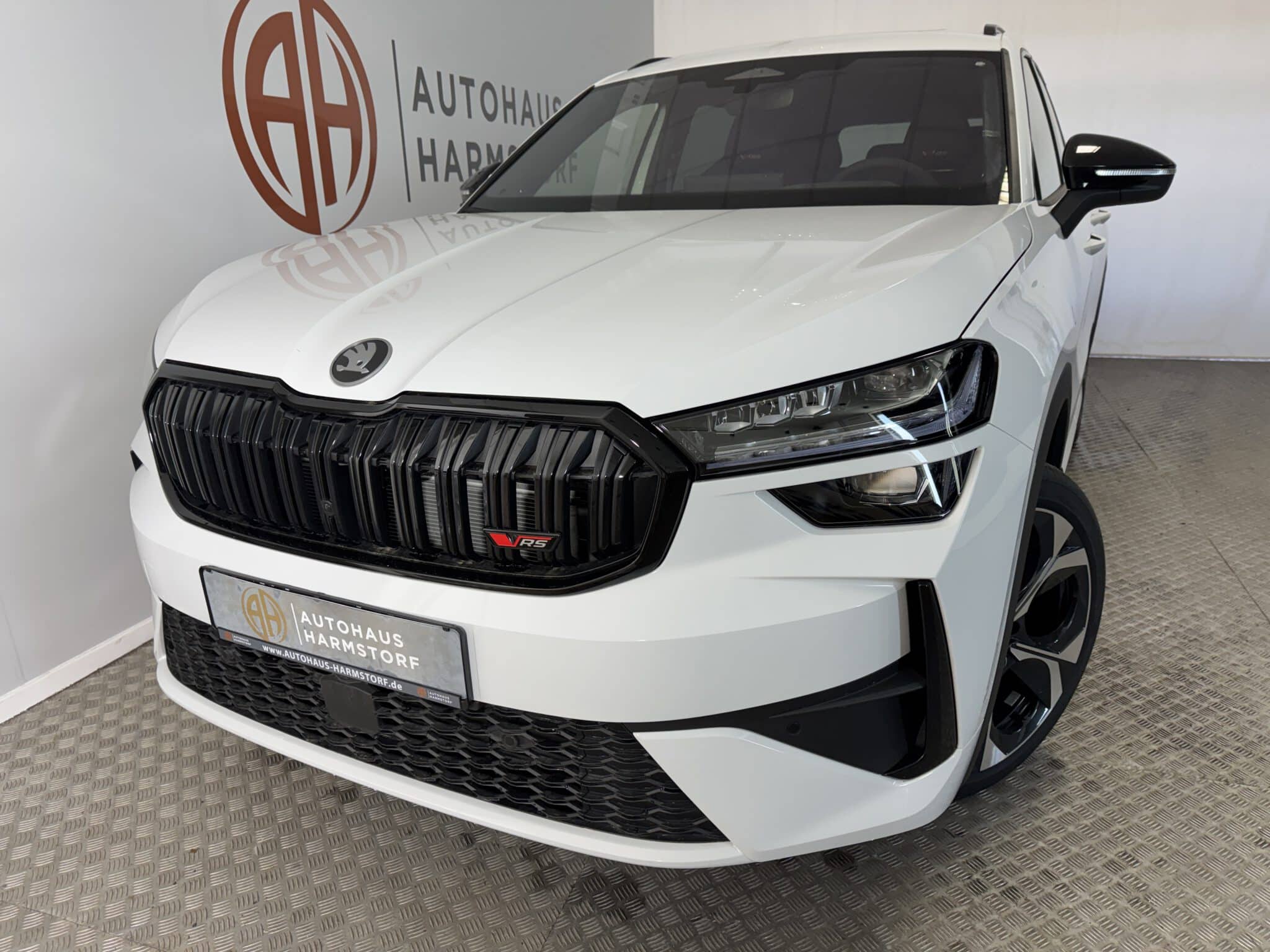 Nr. 6 Skoda Kodiaq 2.0 4x4 RS AHK StHz Pano HeadUp - Moon White Perleffekt