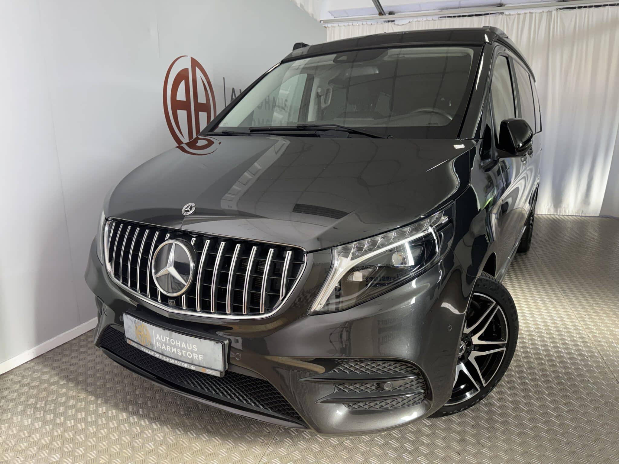 Nr. 10 Mercedes V 300 Marco Polo Horizon Edition - Graphitgrau Metallic