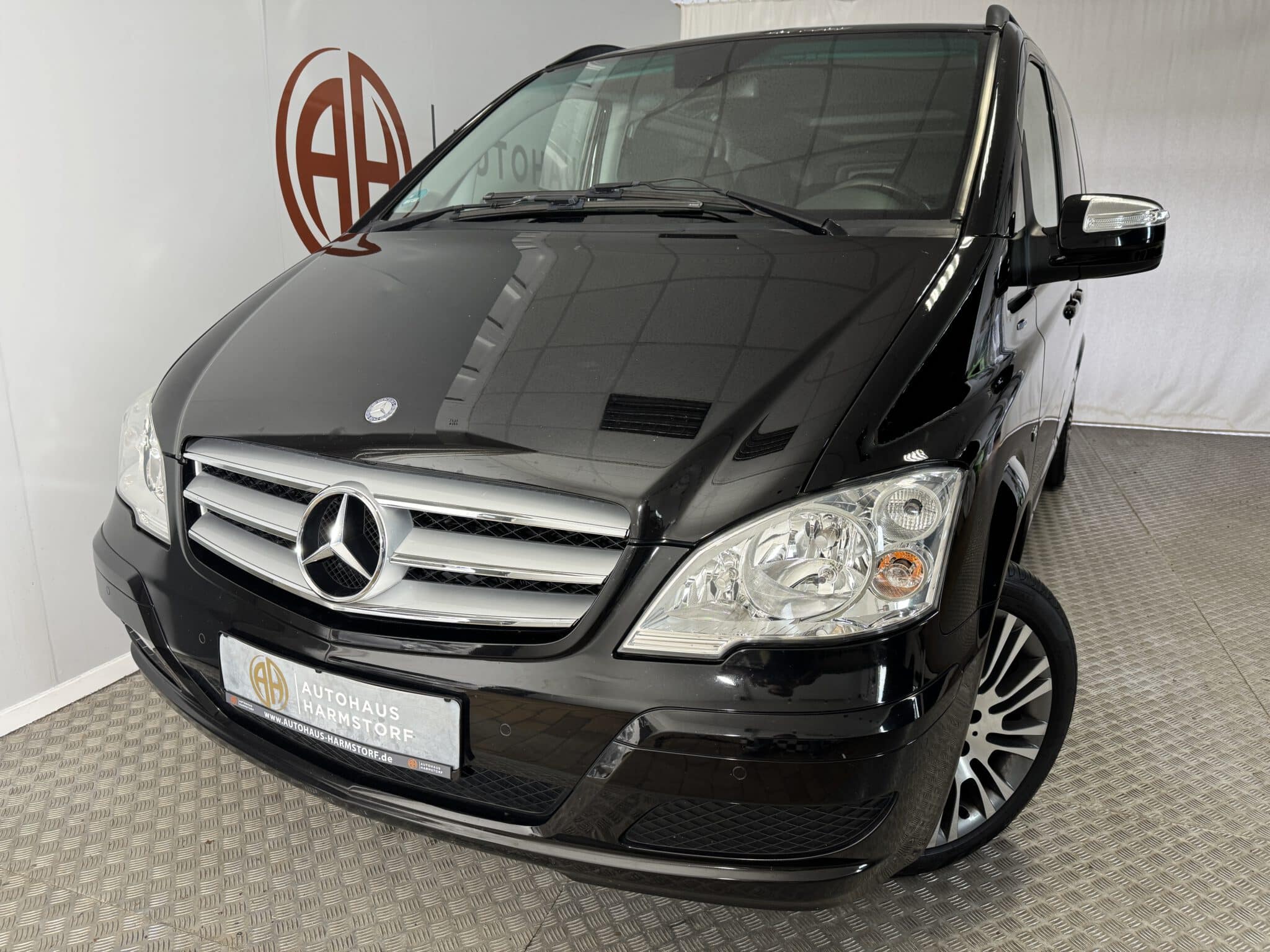 Nr. 53 Mercedes Viano 3.0 CDI Trend Edition extralang - Obsidianschwarz