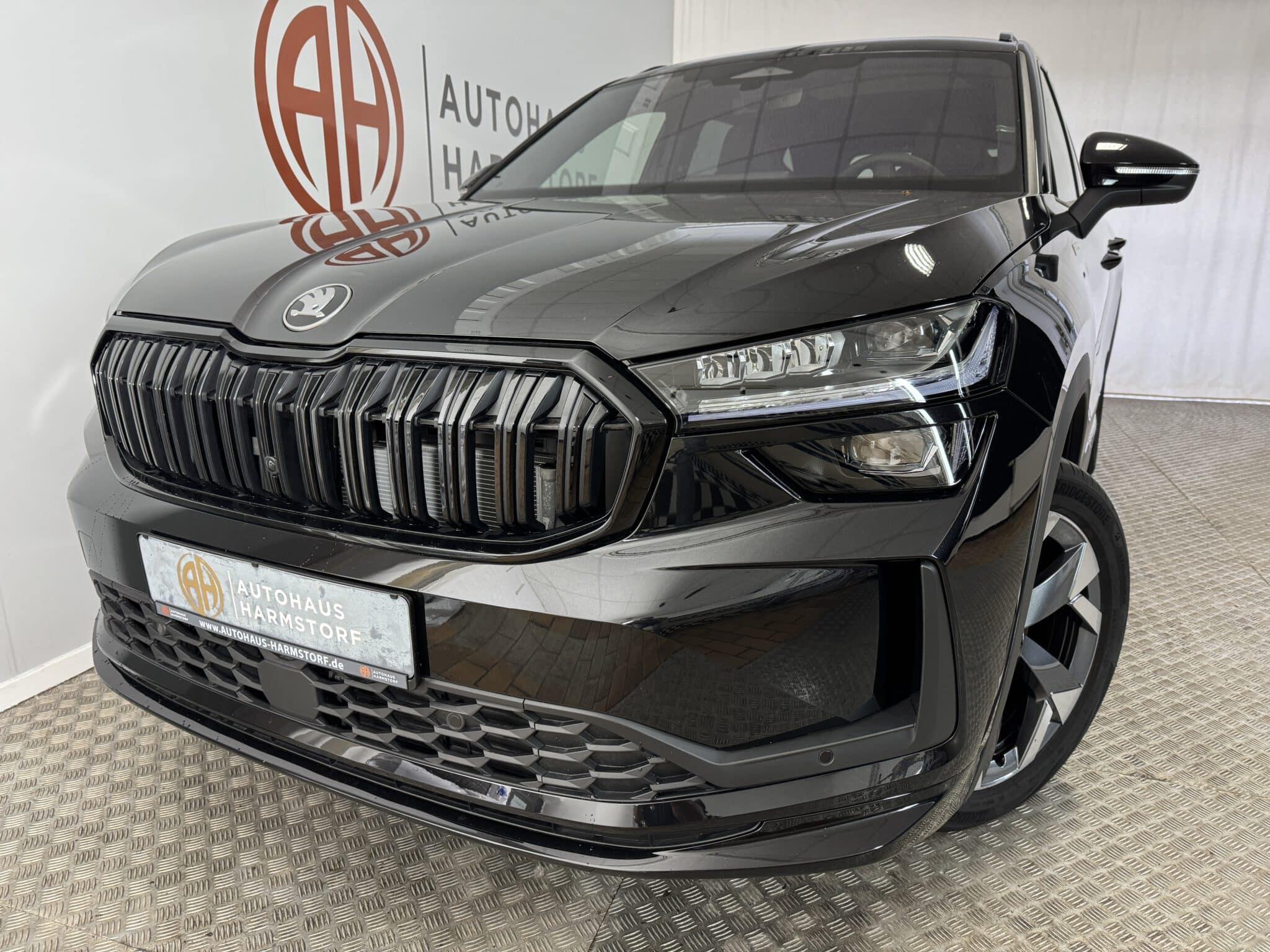 Nr. 111 Skoda Kodiaq 1.5 TSI Sportline AHK Panodach Matrix - Blackmagic Metallic