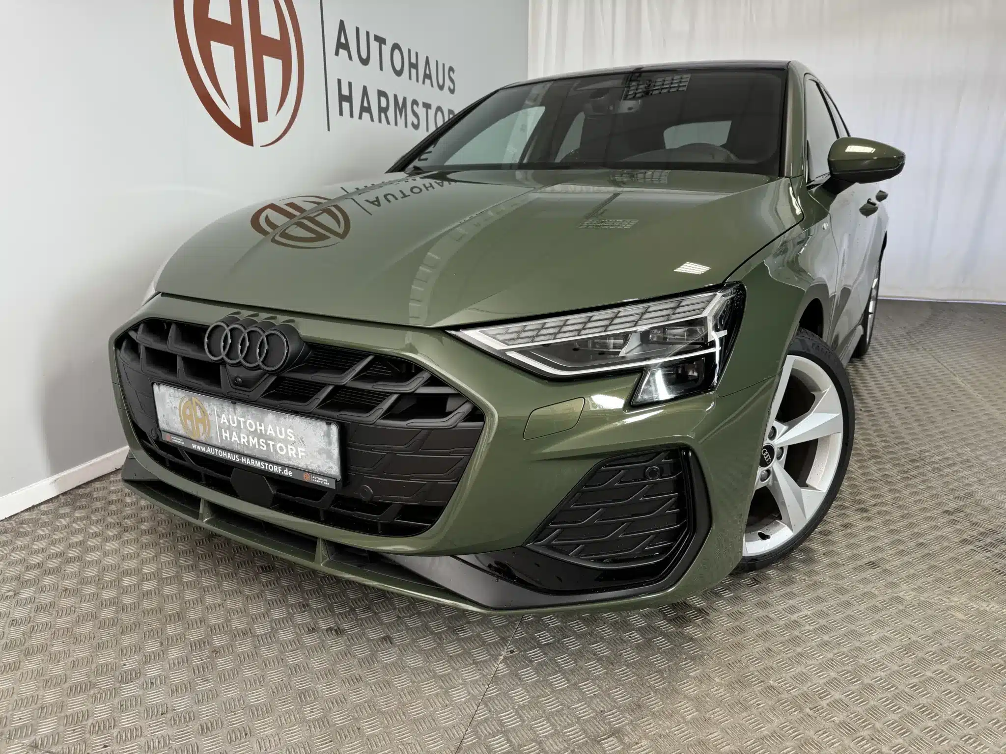 Audi A3 Sportback TFSI S-Line150 PS (2026) 34.990 € 6 Audi A3 Sportback TFSI S-Line150 PS (2026) 34.990 €