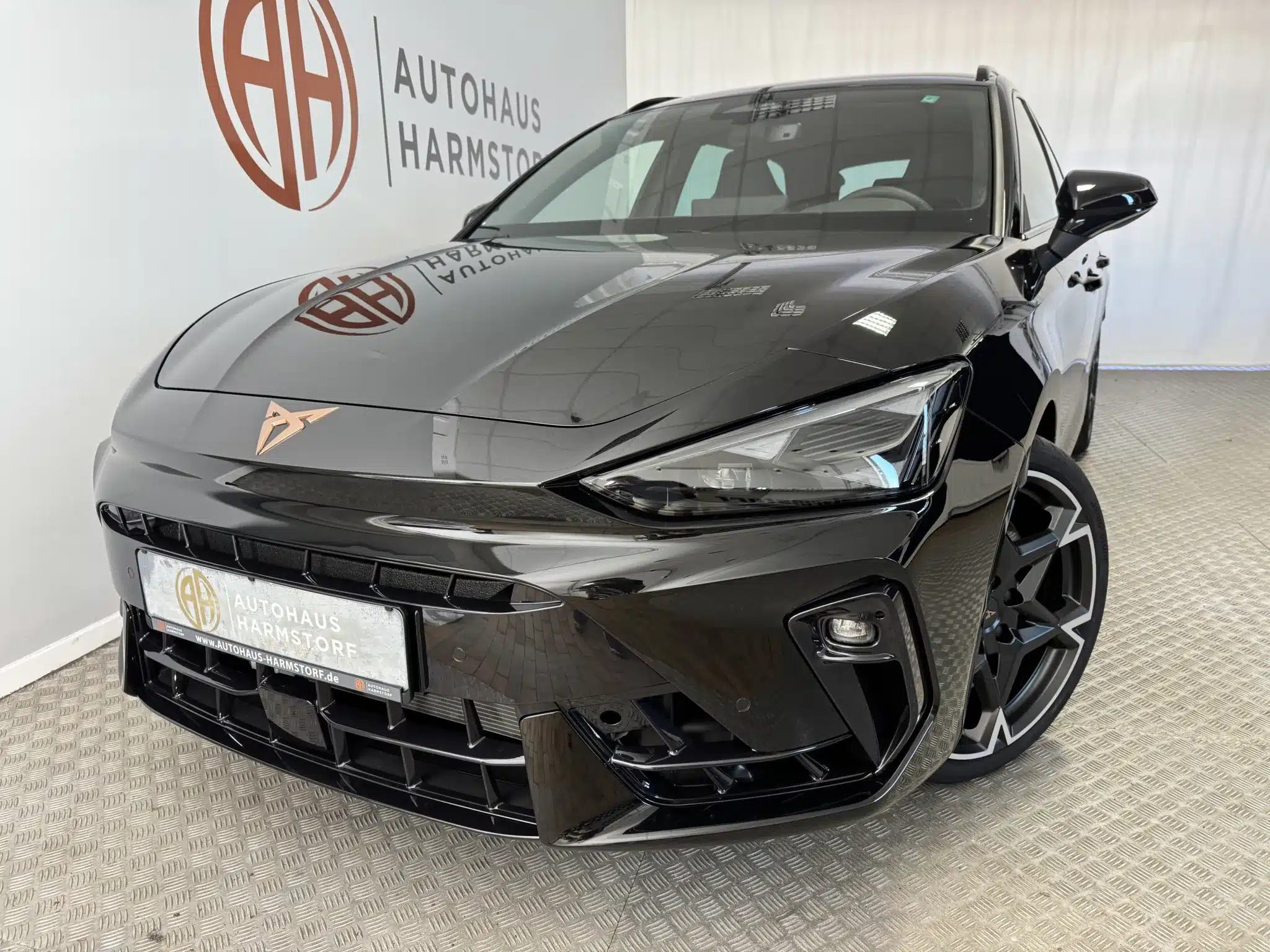 Cupra Leon Sportstourer 2.0 4×4 VZ 330PS (2026) 38.690€