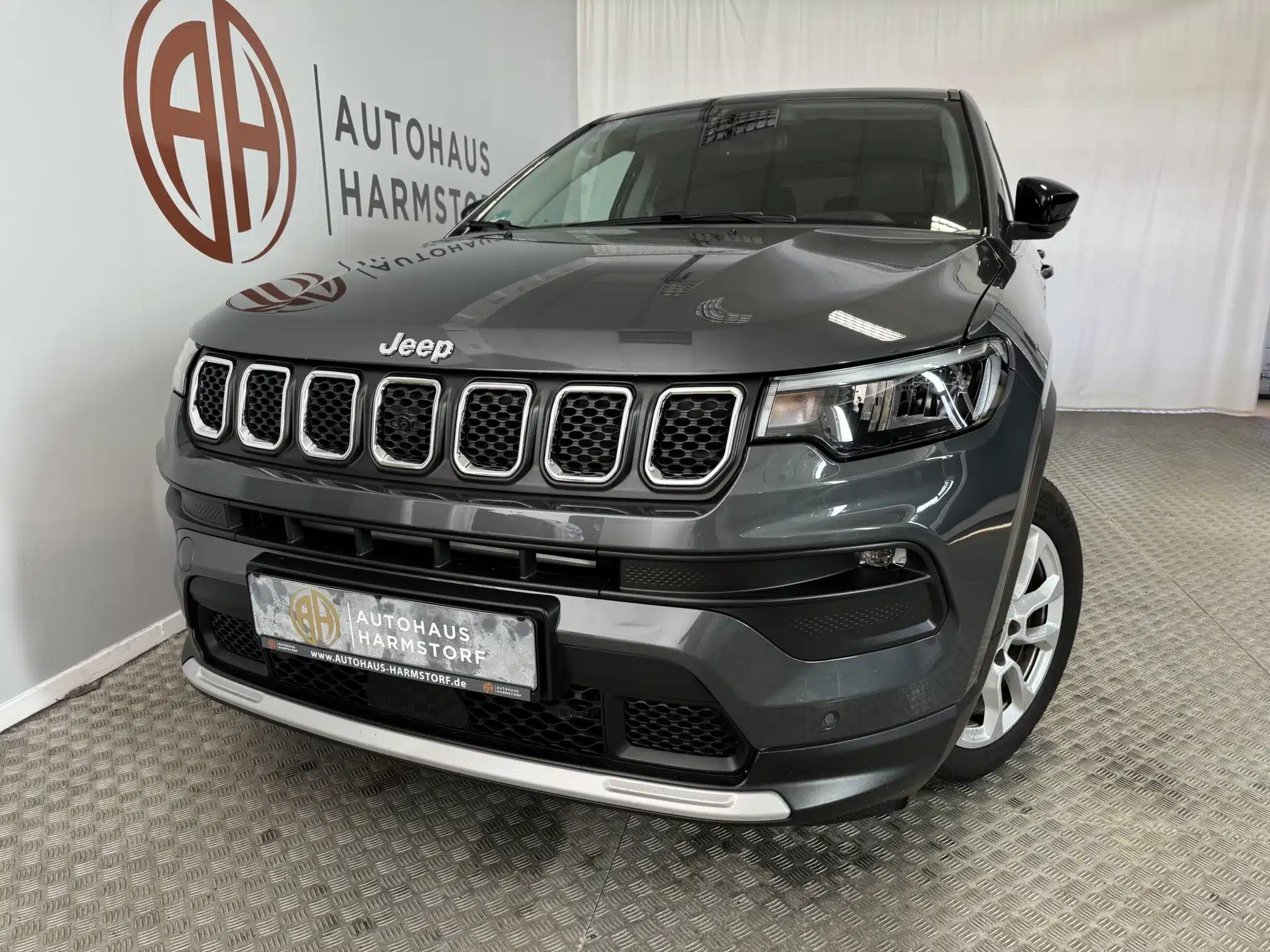 Jeep Compass Altitude 131PS (2024) 20.990 € 5 Jeep Compass Altitude 131PS (2024) 20.990 €